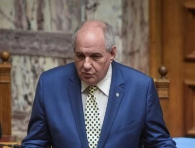 Όταν ο Τέρενς Κουίκ έπαιρνε συνέντευξη από τον Στυλιανό Παττακό (βίντεο)